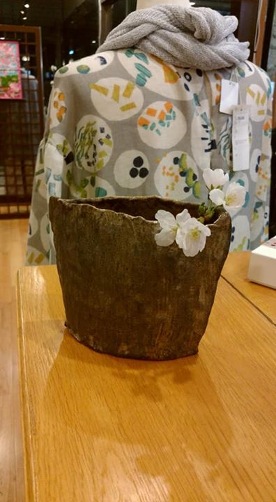 4月13日より開催いたします中村知美さんの作品のご紹介です😊