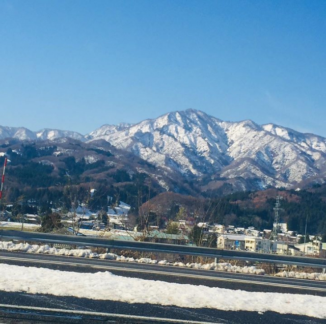 本日は定休日で月山を超えております。